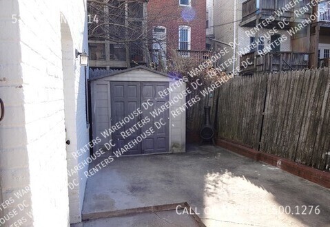 Building Photo - Light & Bright 1Bd Condo with Spacious Pri...