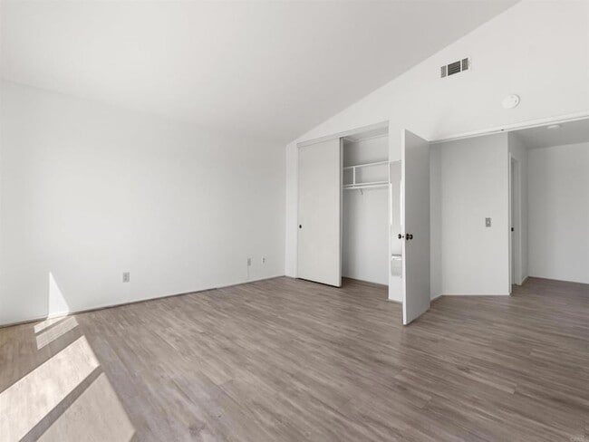 Building Photo - 6923 Whitecap Dr