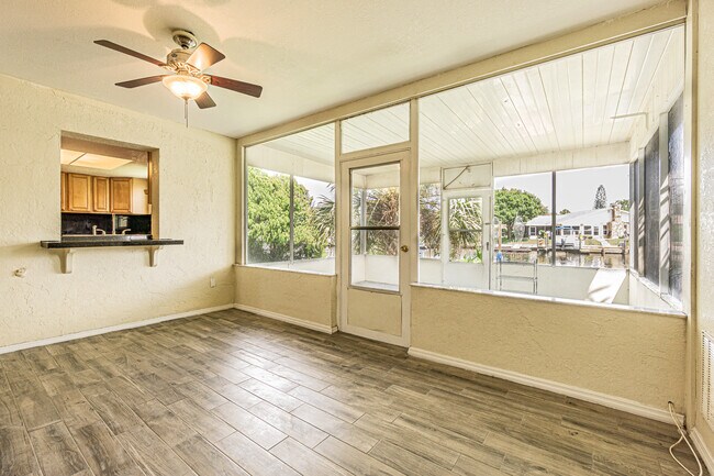 Building Photo - 4149 Floramar Ter