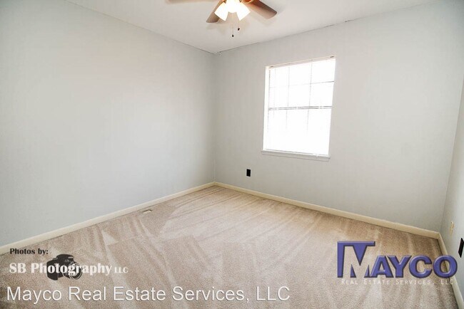Building Photo - 3 br, 1.5 bath House - 10103 Carlsbad Dr.