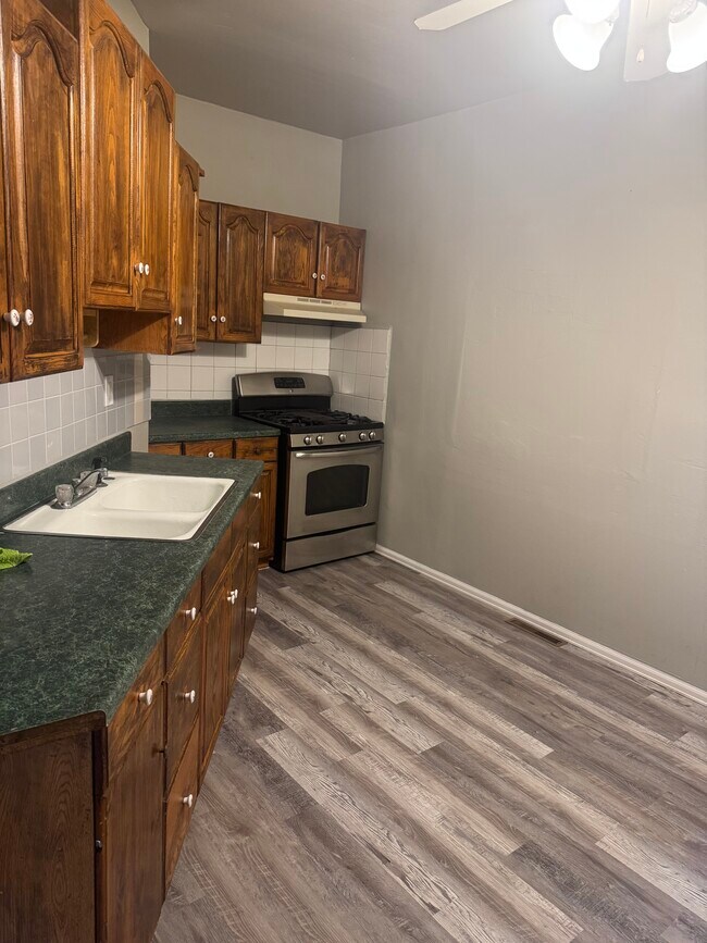 Building Photo - 221-211 11th St