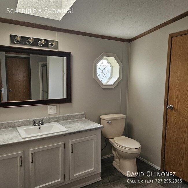 Building Photo - 2737 W Washington Center Rd