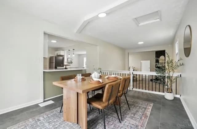 Building Photo - 427 Old 122 Rd