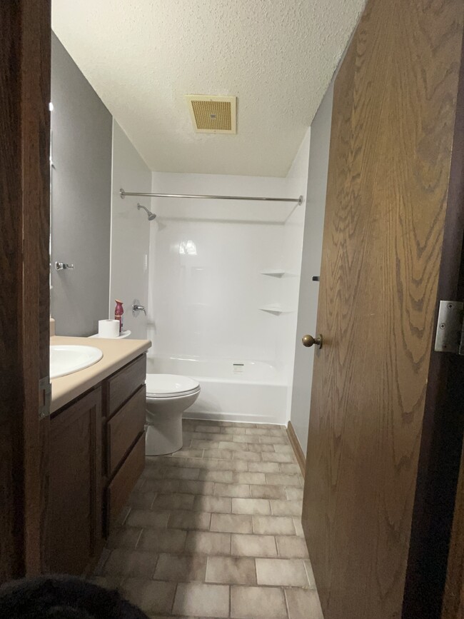 405 Bathroom - 123 N Locust St