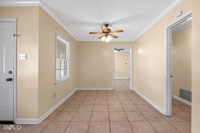 Building Photo - 2710 Higgins Dr