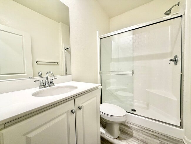 Building Photo - Iris Park Gem | 4 Bedrooms, Loft, and Modern Upgrades Throughout