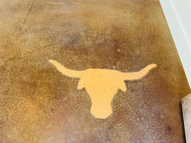 Building Photo - 609 Franklin Blvd