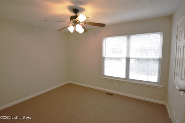 Building Photo - 4221 Willowview Blvd