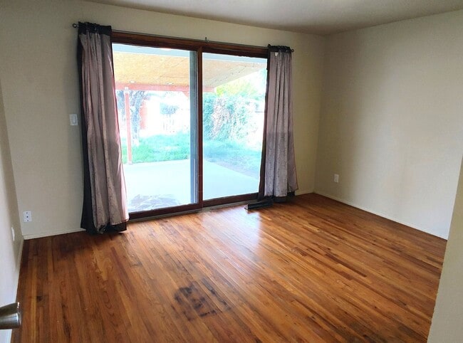 Building Photo - 1478 W Teakwood Dr