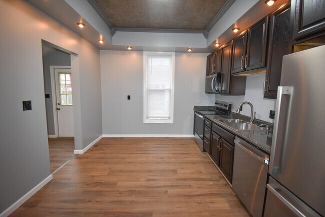 Building Photo - RCAR114-116