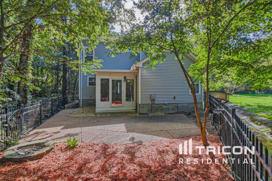 Building Photo - 133 Walton Village Dr