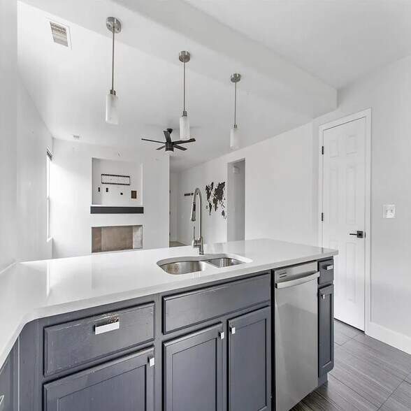 Building Photo - 5560 Kalispell St