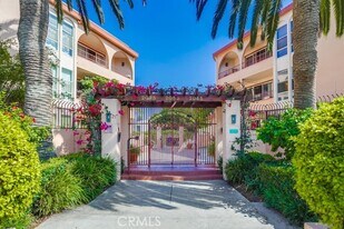 Beautiful main entrance to complex - 2035 4th St