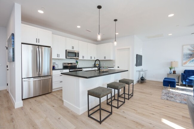 Building Photo - 15NAD