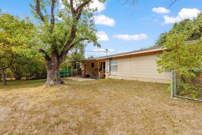 Building Photo - 103 W Croslin St