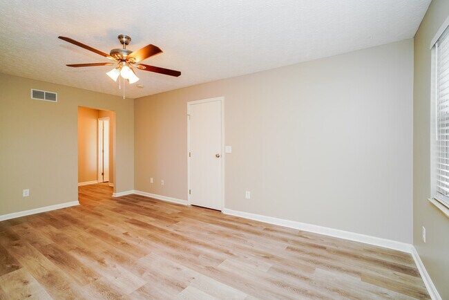 Building Photo - 7793 Cedar Ridge Dr