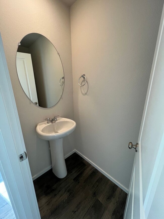 Building Photo - LIKE NEW Spacious 2 Story Home on Corner L...