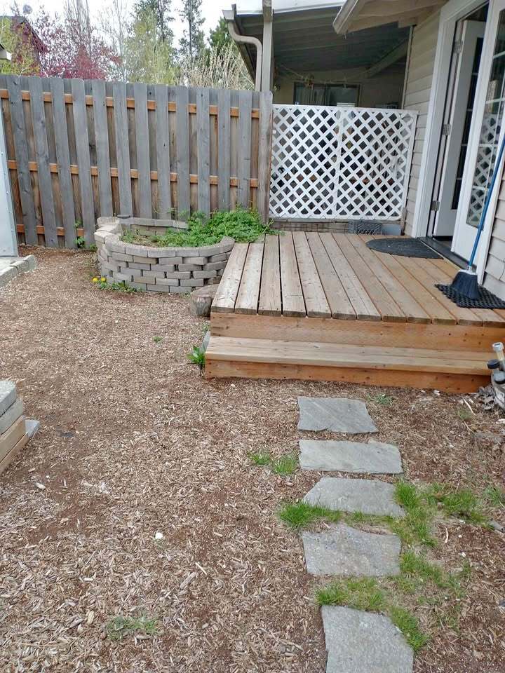 Building Photo - 420 N Tamarack St
