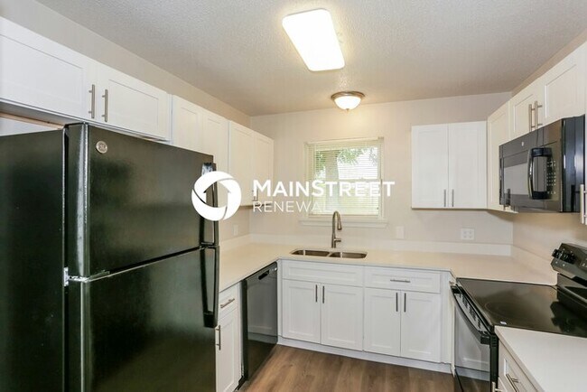 Building Photo - 3 Bedroom Pet-Friendly Home in Irving, TX with Main Street Renewal