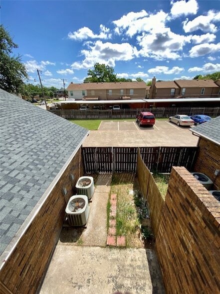 Building Photo - 500 Norwood Pl