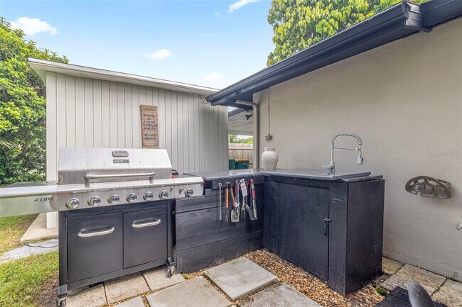 Building Photo - 2586 Auburn Blvd