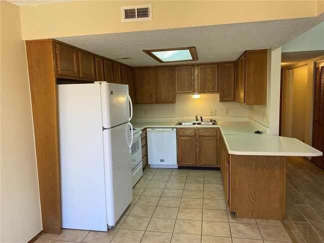 Building Photo - 419 N 35th St