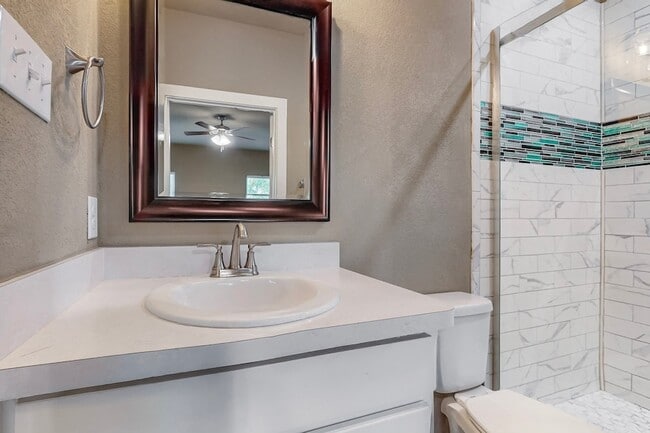 Building Photo - 209 S Baugh St