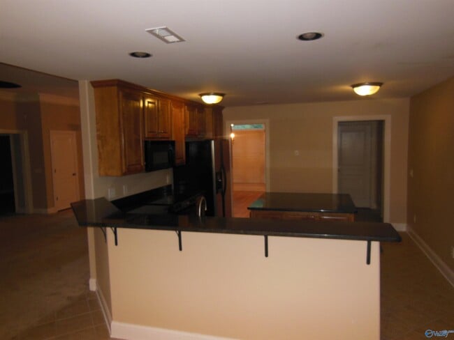 Building Photo - 2604 Little Cove Rd