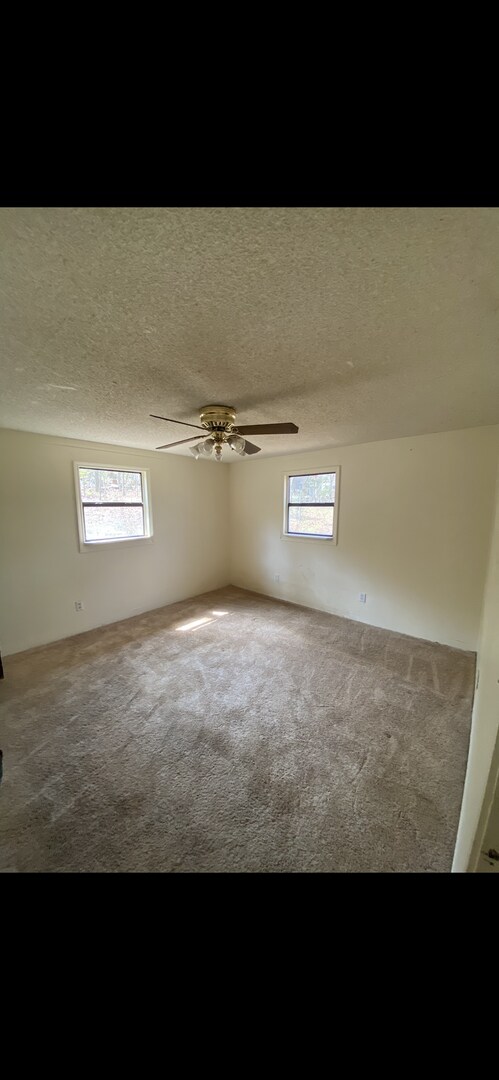 Building Photo - 2 BEDROOM 1 BATH House