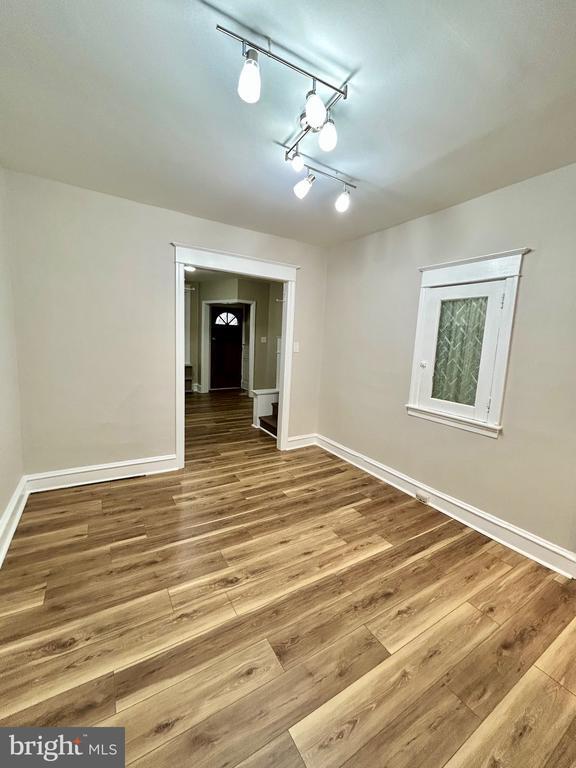 Building Photo - 306 Lindley Ave