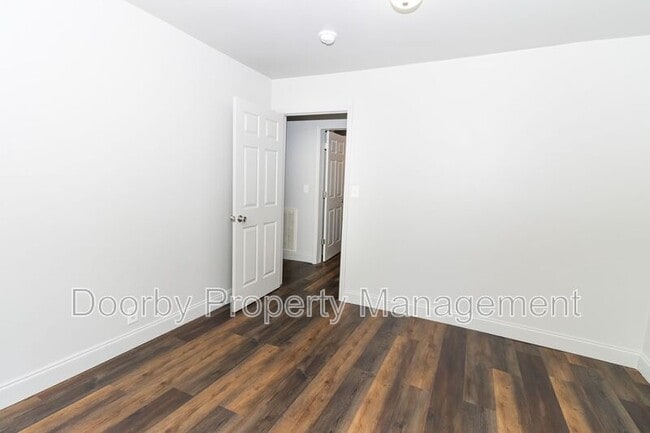 Building Photo - 512 Deck Dr