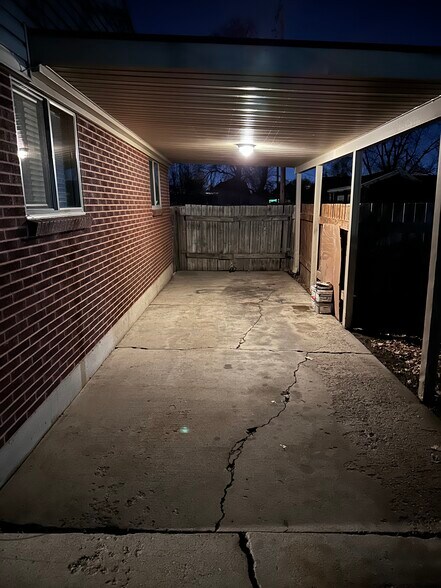 Building Photo - 4538 S Ranchfield Rd