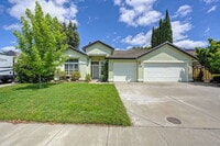 Building Photo - Beautiful single story across from Conejo Park.