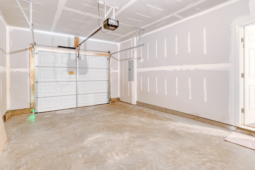 Building Photo - 221 Addison Ct