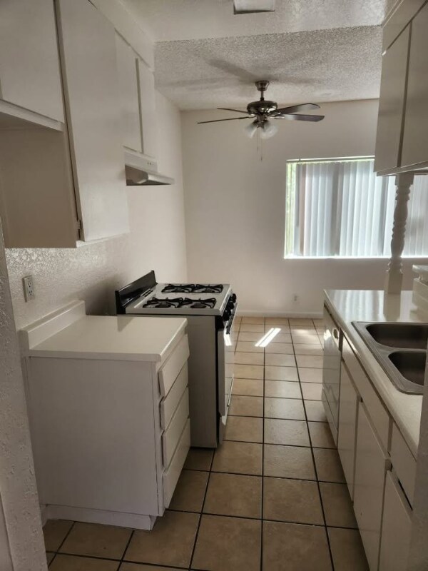 Building Photo - 316 E Ave Q-7