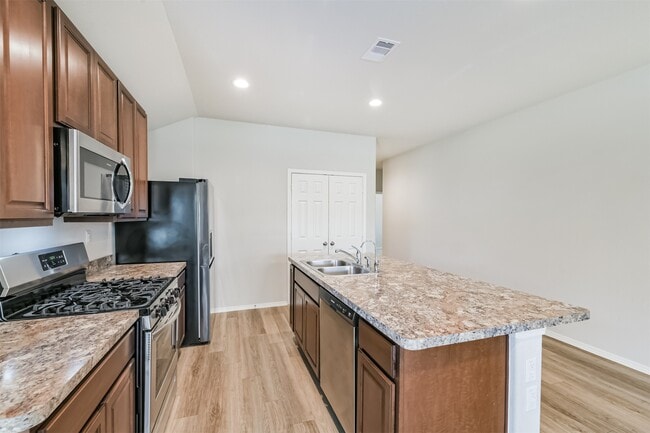 Building Photo - 2135 Twisted Cedar Ct