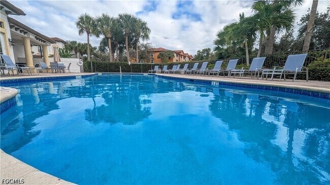 Building Photo - 15850 Portofino Springs Blvd