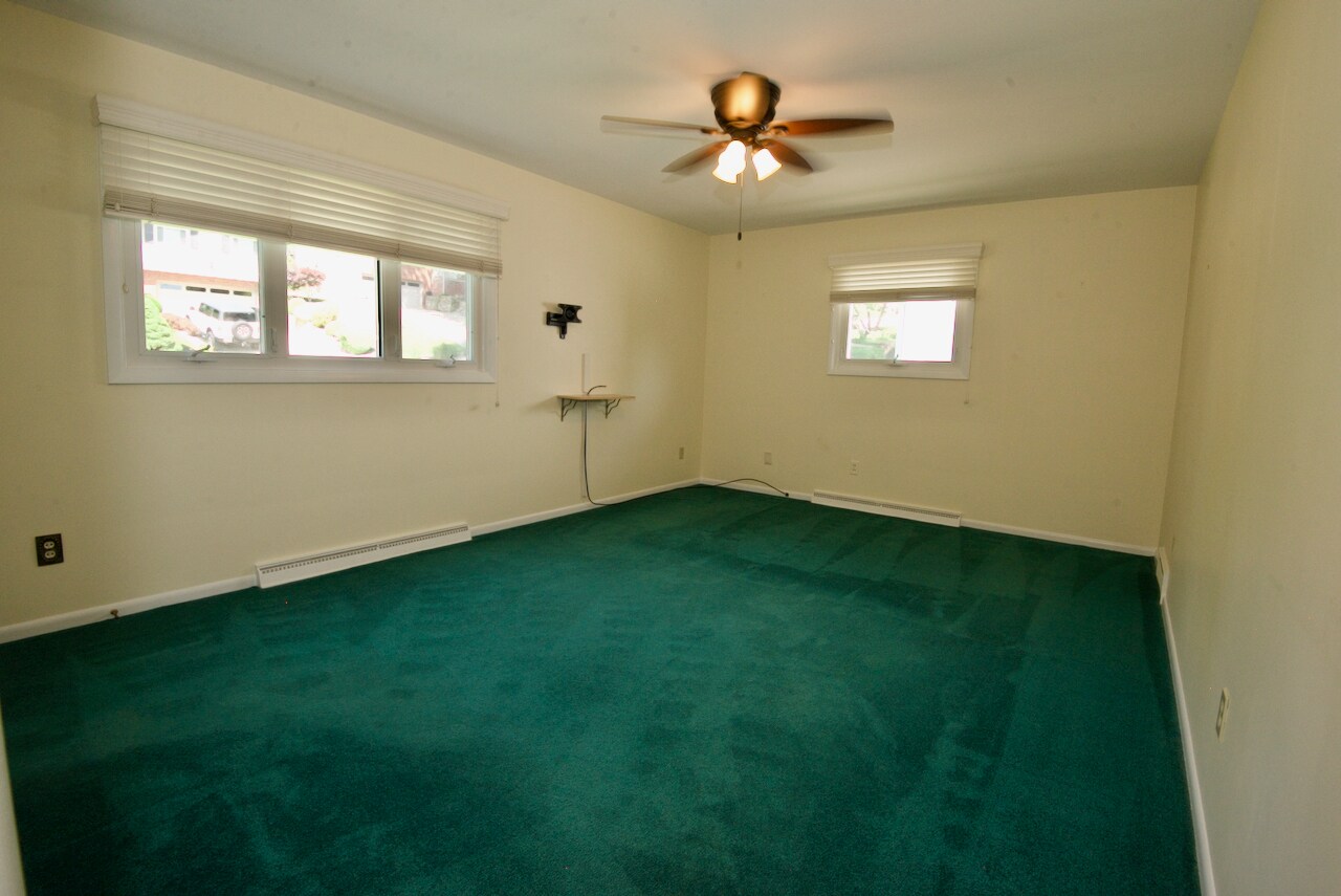 Building Photo - 1149 Sunrise Dr