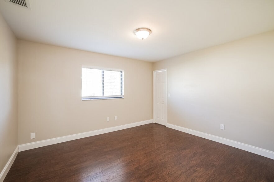 Building Photo - 25353 Doredo Dr