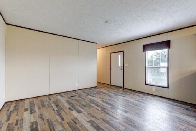 Building Photo - 106 Luart Dr