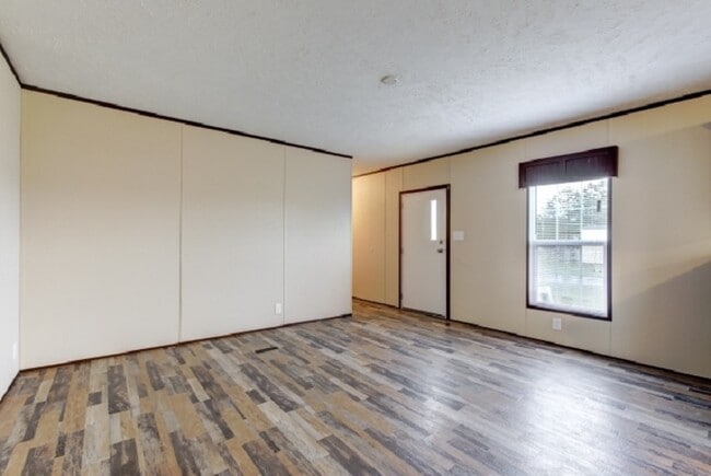 Building Photo - 96 Luart Dr