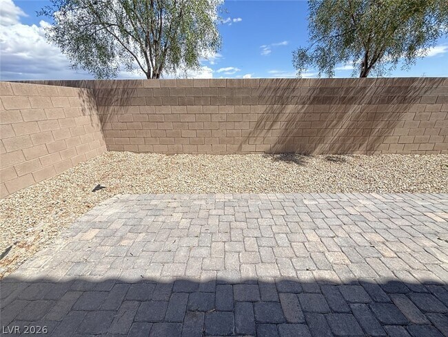 Building Photo - 7008 Dandelion Pk Ave