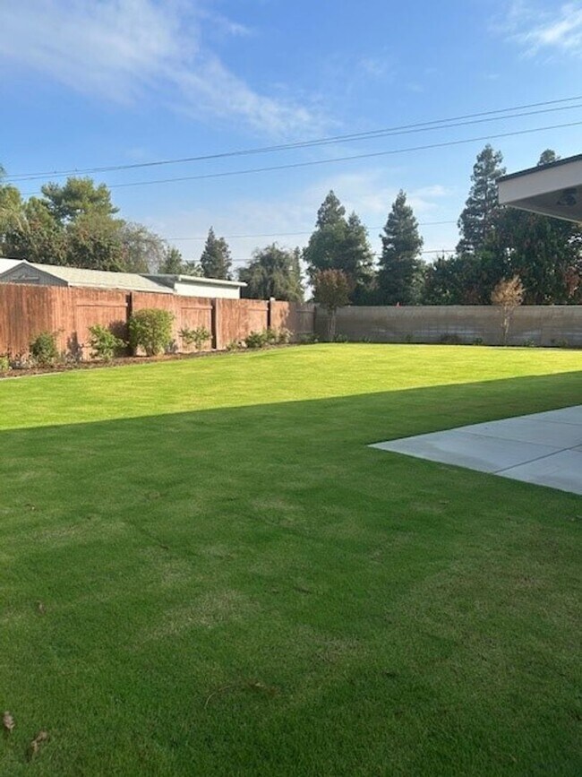 Building Photo - 8900 Campus Park Ct