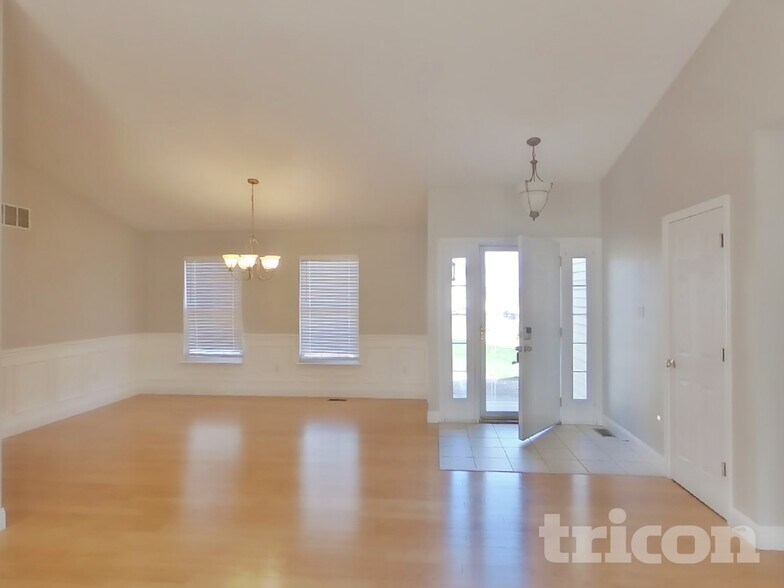 Building Photo - 108 Bear Claw Dr