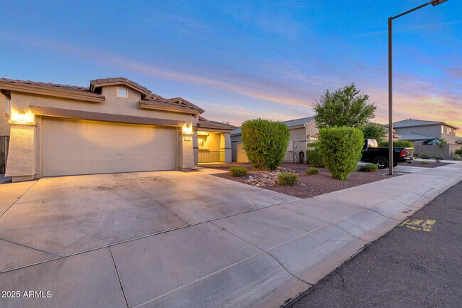 Building Photo - 18069 W Tasha Dr