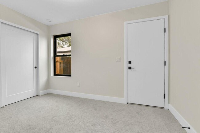 Building Photo - 2168 S Ash St