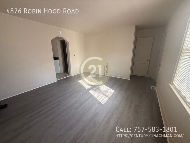 Building Photo - 4876 Robin Hood Rd