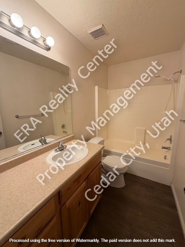 Building Photo - 3 bed 2 bath - Twin Home