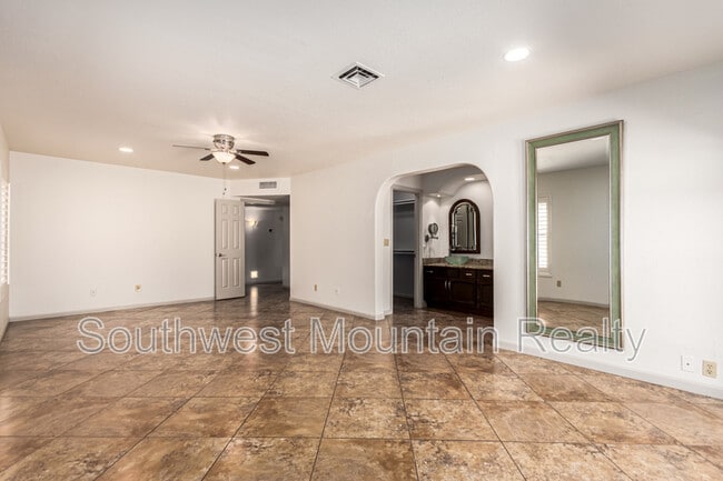 Building Photo - 2020 W Natal Cir