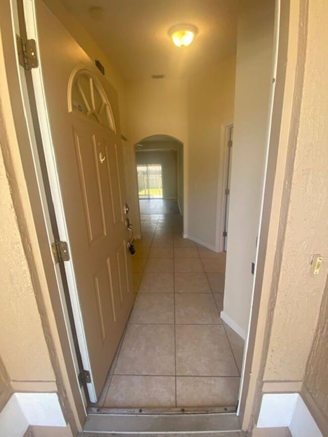 Building Photo - 1 Ryarbor Dr